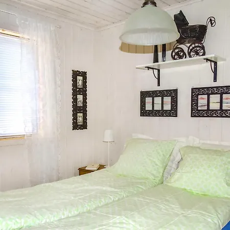 בית נופש Five-bedroom In Vikesa *